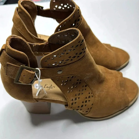 American Eagle size 11 platform sandals with block heels in tan - Picture 1 of 8